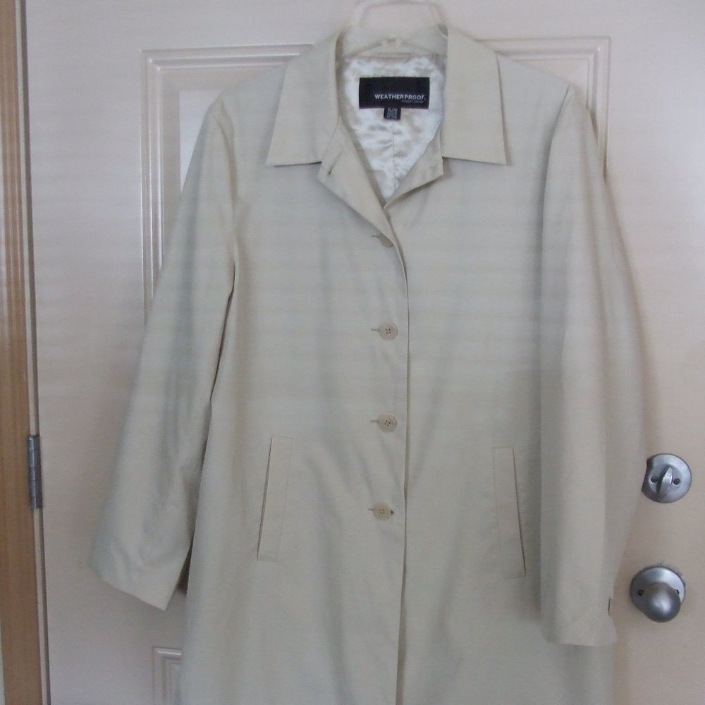 RAINCOAT BY WEATHERPROOF GARMENT COMPANY